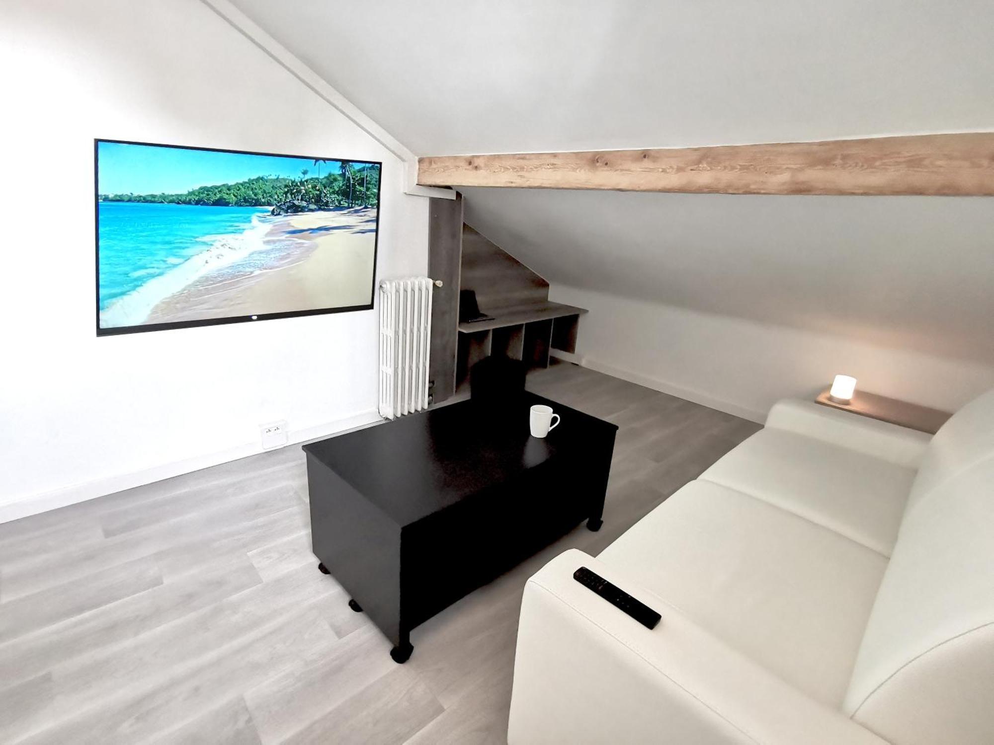 Bagneux Paris Confort Netflix Rer B Buitenkant foto
